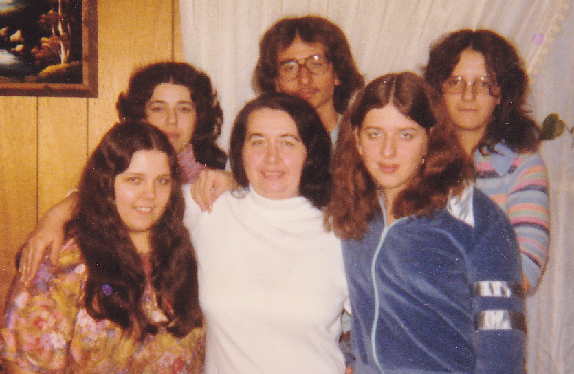 Debbie, Mom, Brenda, Linda, Lester and Karen